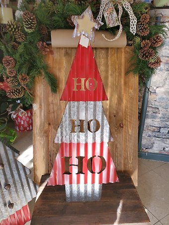 Ho ho ho metal tree