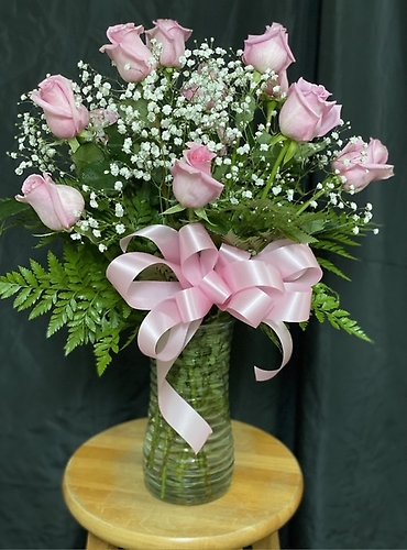 Classic Dozen  Pink roses