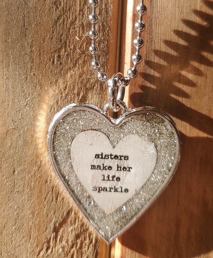 Sisters necklace