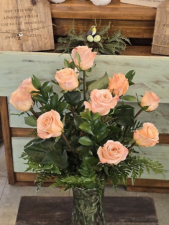Classic dozen peach roses