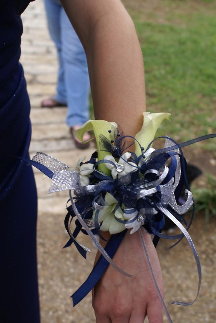 Corsage 1