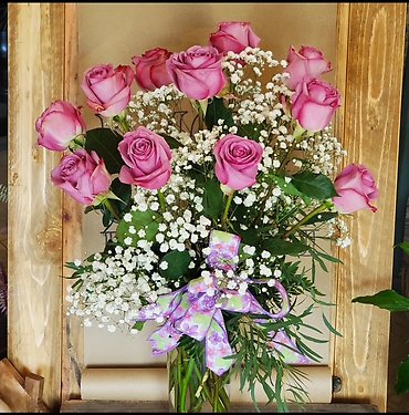 Classic dozen lavender roses