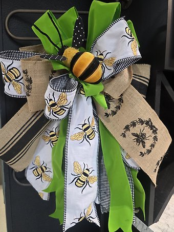 Bee door bow