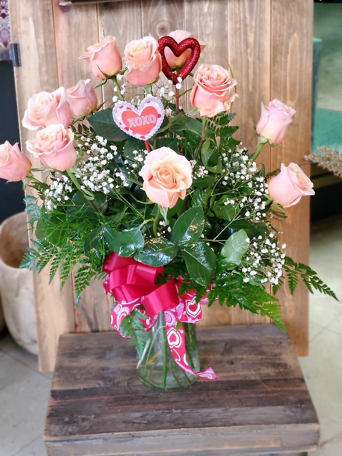 Valentines peach premium dozen roses