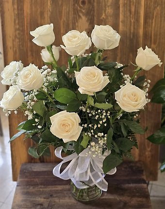 Classic dozen white roses