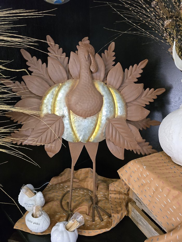 Standing metal turkey